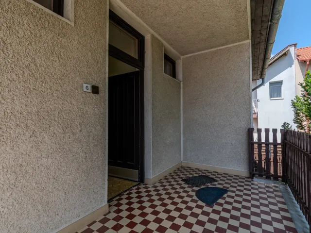 Eladó ház Debrecen, Postakert 195 nm