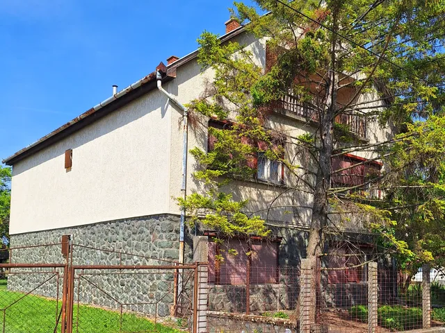 Eladó ház Jászkisér 231 nm