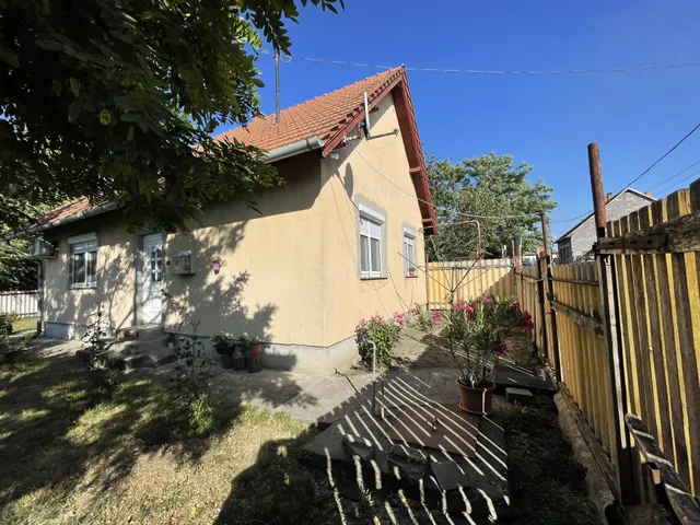 Eladó ház Szolnok, Déli városrész 68 nm