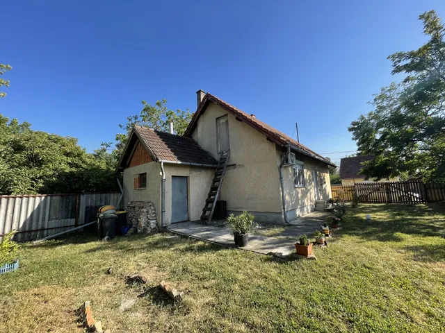 Eladó ház Szolnok, Déli városrész 68 nm