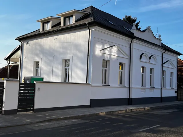 Eladó lakás Jászberény, Szent Imre herceg út 99 nm