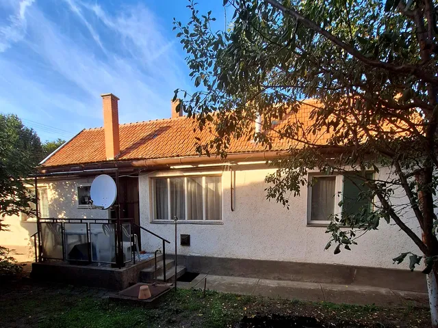 Eladó ház Jászkisér 77 nm