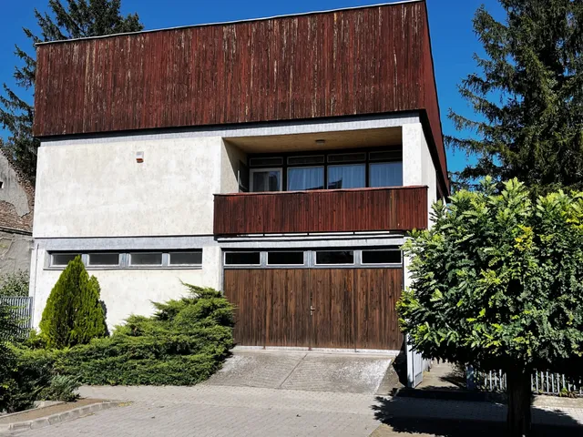 Eladó ház Jászfényszaru 262 nm