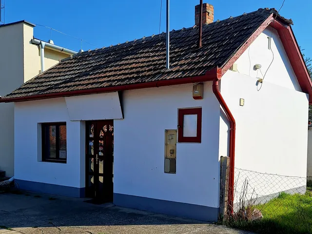 Eladó kereskedelmi és ipari ingatlan Jászboldogháza 25 nm