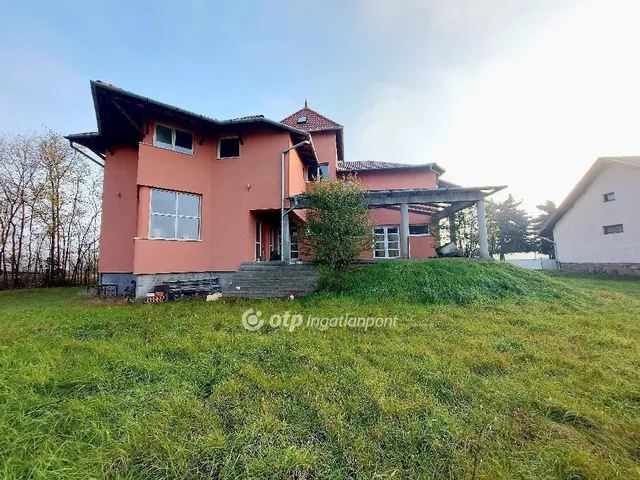 Eladó ház Mezőnyárád 625 nm