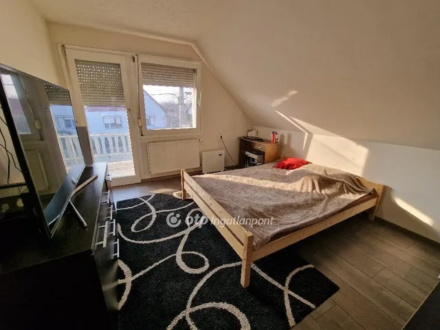 Eladó ház Szirmabesenyő 220 nm