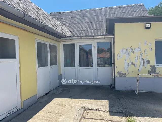 Eladó kereskedelmi és ipari ingatlan Miskolc, Görömböly 600 nm