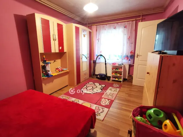 Eladó ház Bőcs 187 nm
