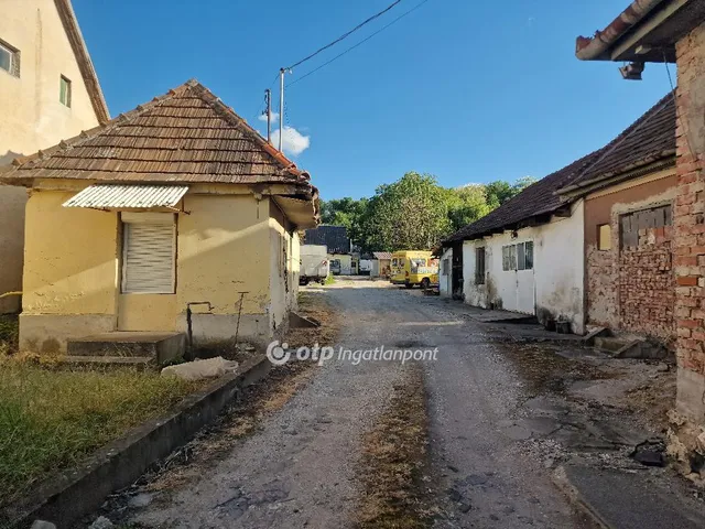 Eladó kereskedelmi és ipari ingatlan Miskolc 600 nm