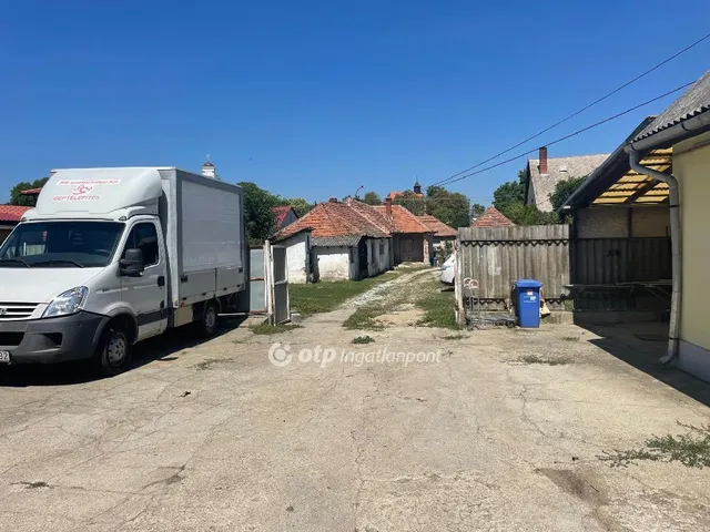 Eladó kereskedelmi és ipari ingatlan Miskolc 600 nm