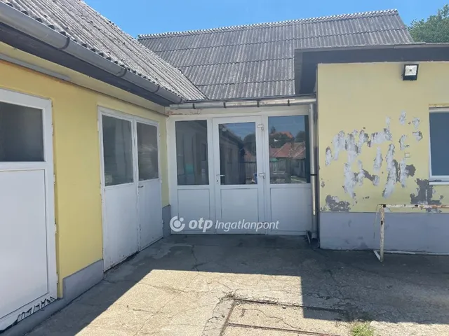 Eladó kereskedelmi és ipari ingatlan Miskolc 600 nm