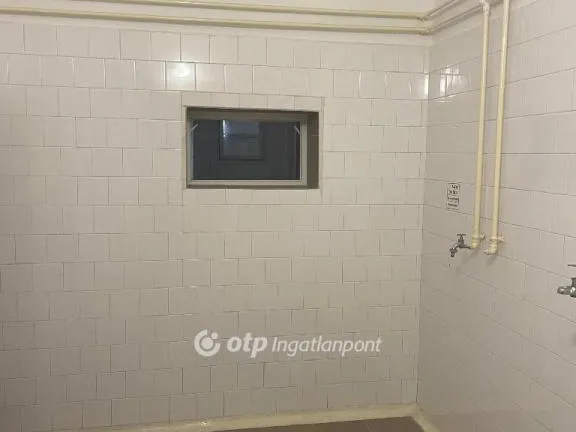 Eladó kereskedelmi és ipari ingatlan Miskolc 600 nm