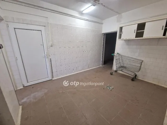 Eladó kereskedelmi és ipari ingatlan Miskolc 600 nm