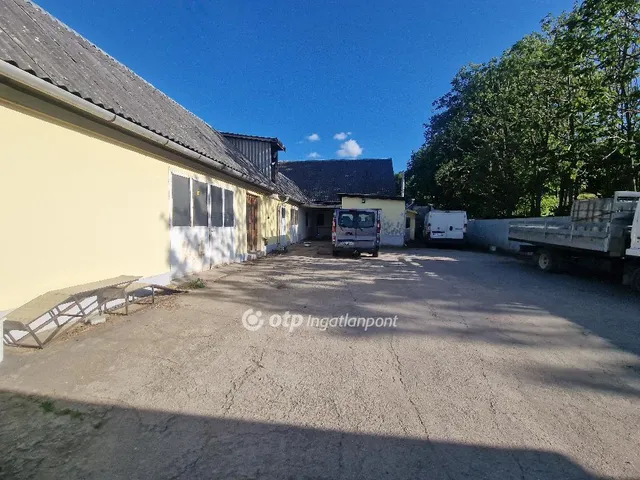 Eladó kereskedelmi és ipari ingatlan Miskolc 600 nm