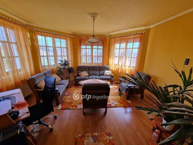 Eladó lakás Miskolc, Bulgárföld 160 nm