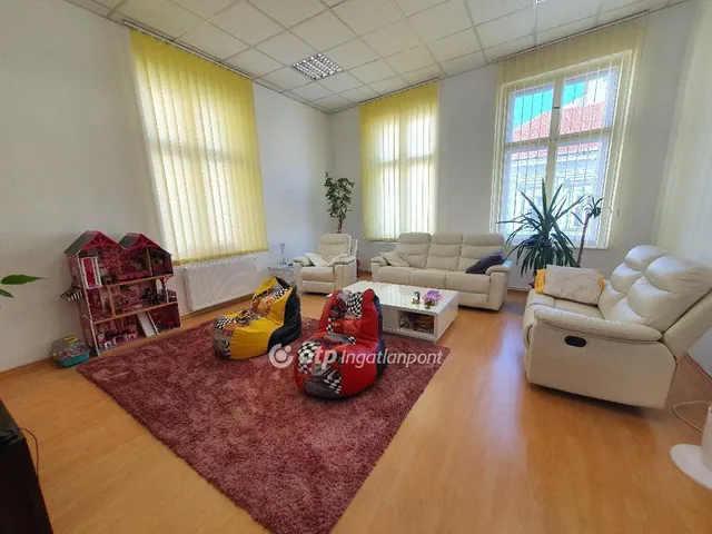 Eladó lakás Miskolc, Belváros 141 nm