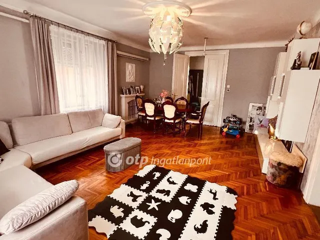 Eladó ház Szikszó 235 nm