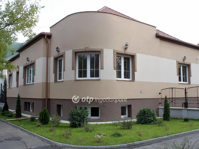 Eladó kereskedelmi és ipari ingatlan Miskolc, Népkert 333 nm