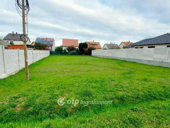 Eladó telek Felsőzsolca 630 nm