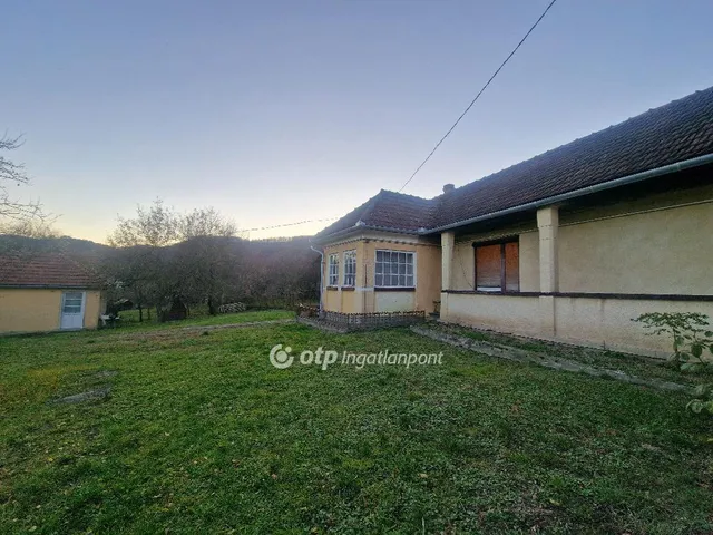 Eladó ház Bózsva 130 nm