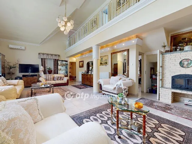 Eladó ház Halmaj 300 nm