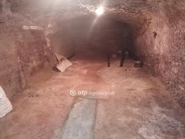 Eladó kereskedelmi és ipari ingatlan Miskolc, Belváros 30 nm