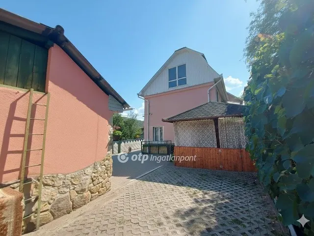 Eladó ház Ózd 211 nm