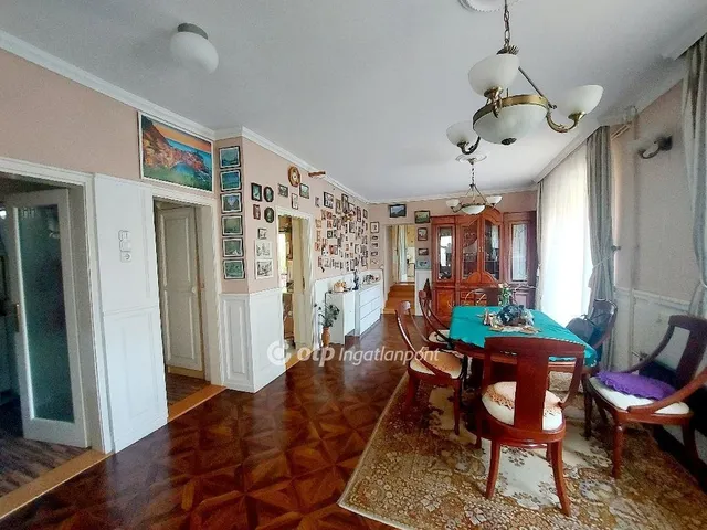 Eladó ház Ózd 211 nm