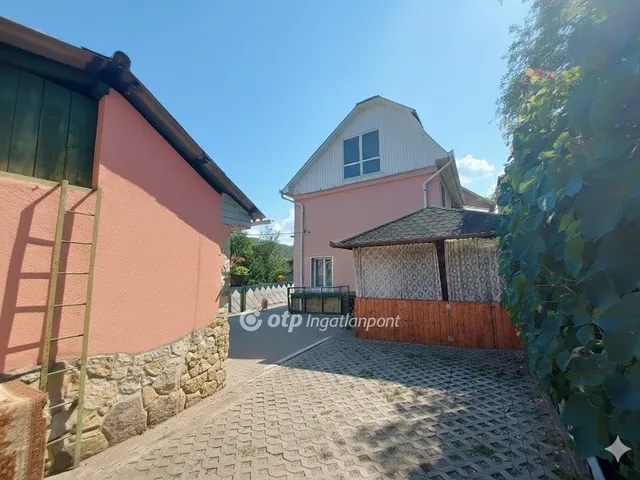 Eladó ház Ózd 211 nm