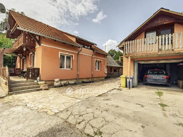 Eladó ház Miskolc, Egyetemváros 157 nm