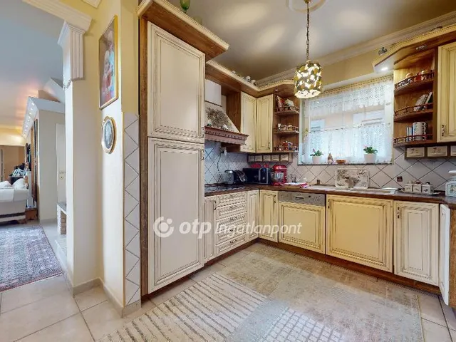 Eladó ház Halmaj 300 nm