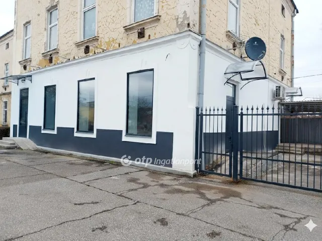 Eladó kereskedelmi és ipari ingatlan Miskolc, Selyemrét 236 nm