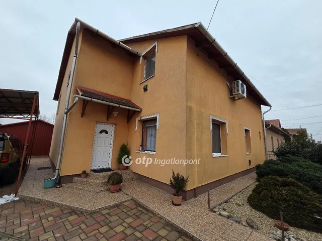 Eladó ház Bőcs 182 nm