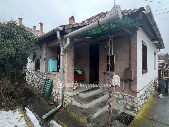 Eladó ház Kács 68 nm