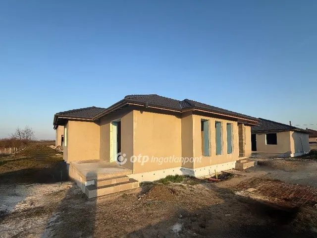 Eladó ház Miskolc, Szirma 103 nm