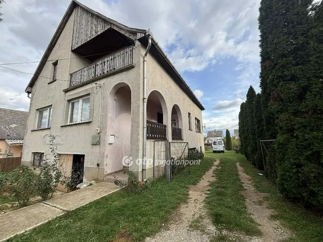 Eladó ház Forró 120 nm