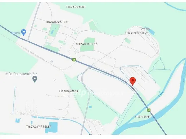 Eladó telek Tiszaújváros 9000 nm