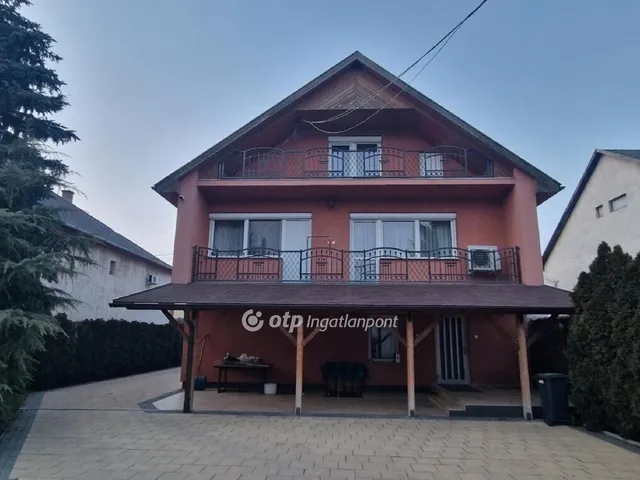 Eladó ház Felsőzsolca 214 nm