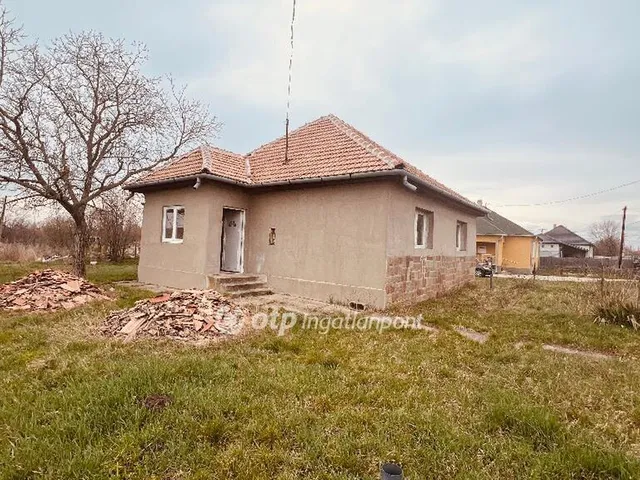 Eladó ház Mezőkeresztes 72 nm
