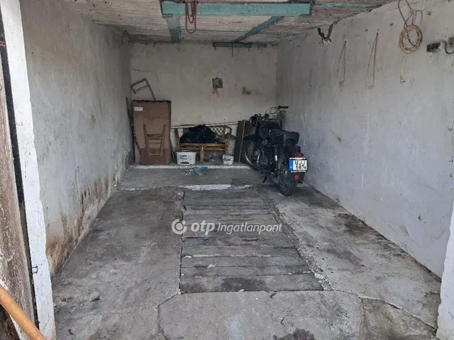 Eladó garázs Miskolc, Dél-Kilián 18 nm
