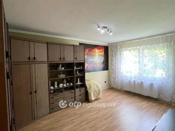 Eladó lakás Miskolc, Komlóstető 52 nm