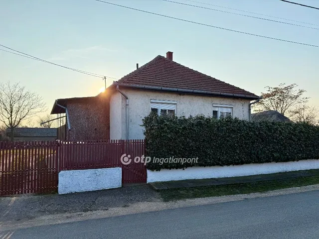 Eladó ház Hejőpapi 128 nm