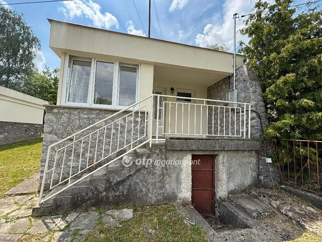 Eladó nyaraló Szalonna 32 nm