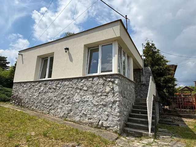 Eladó nyaraló Szalonna 32 nm
