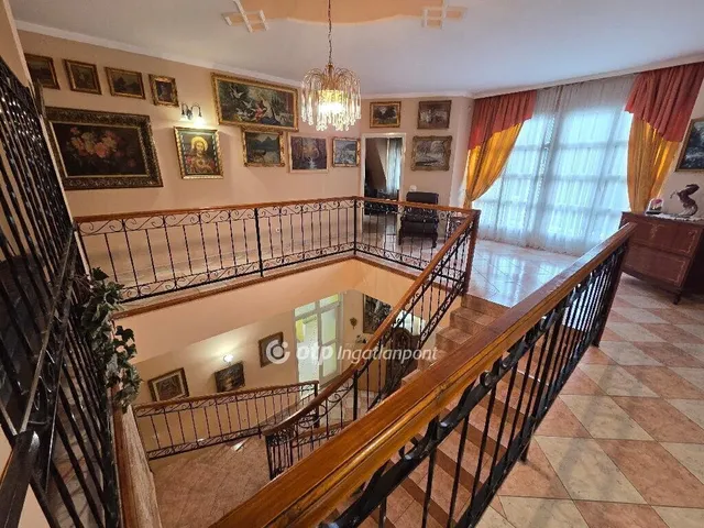 Eladó ház Miskolc, Népkert 320 nm