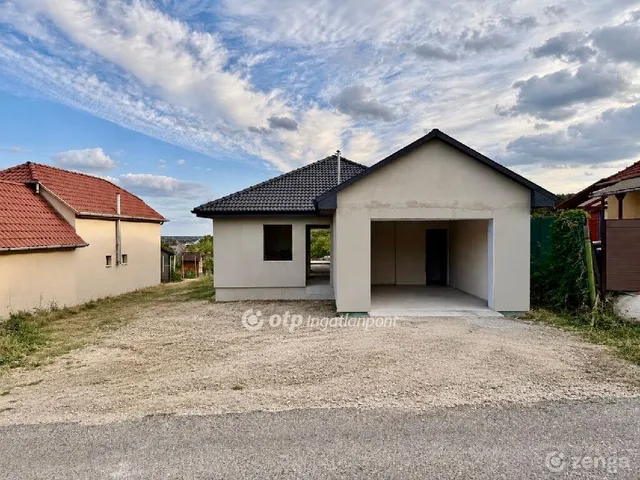 Eladó ház Mályi 172 nm