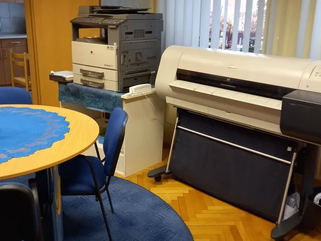 Eladó kereskedelmi és ipari ingatlan Nyíregyháza, Belváros, Selyem 95 nm