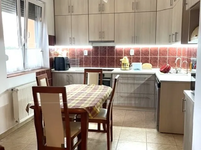 Kiadó ház Nyíregyháza, Borbánya, Gömb 98 nm
