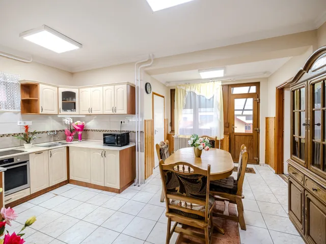 Eladó ház Újfehértó 200 nm