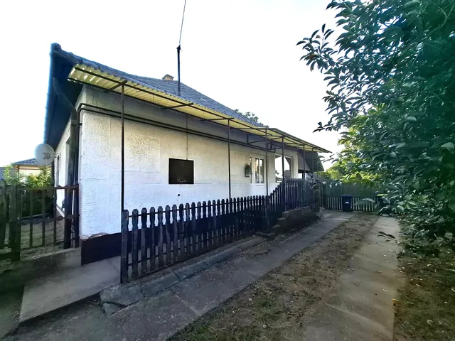 Eladó ház Encsencs, Vörösmarty út 45 100 nm